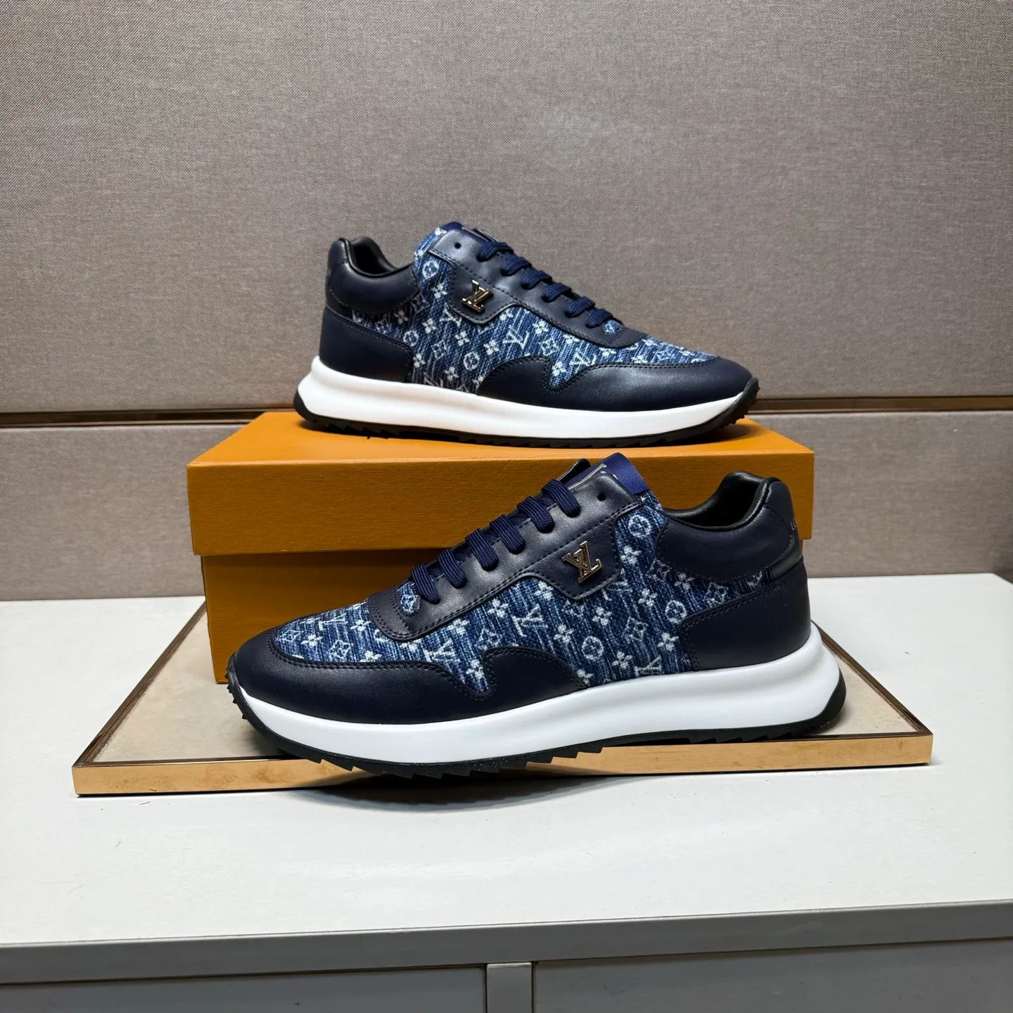 ⬛️Ex-factory price p442【LV～】men's casual shoes, 2025z cabinet sales simultaneously 🔶Size: 38-44 #️⃣ 🔷3 colors🔜The upper is made of multi-material splicing ➕Genuine leather lining, comfortable and breathable, sole: original comfortable and wear-resistant outsole, ⚠️real thing📱photographed🎬real thing is better📢📢📢